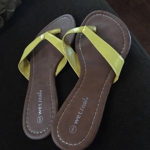 Wet seal sandals size | 6
